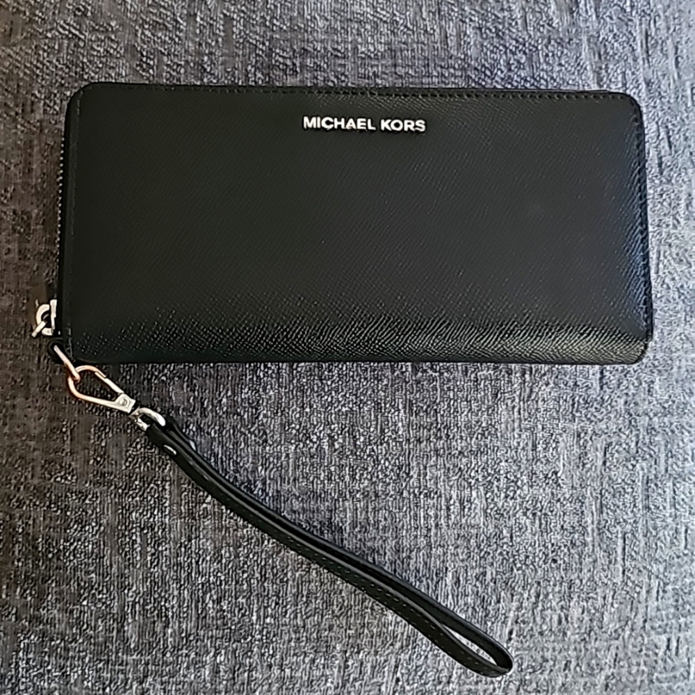 MICHAEL KORS wristlet wallet